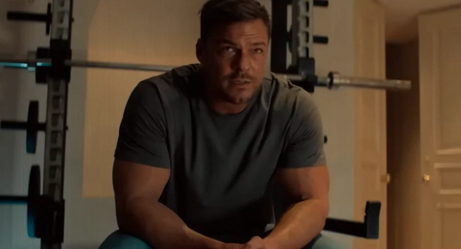 reacher-star-alan-ritchson-loves-f628