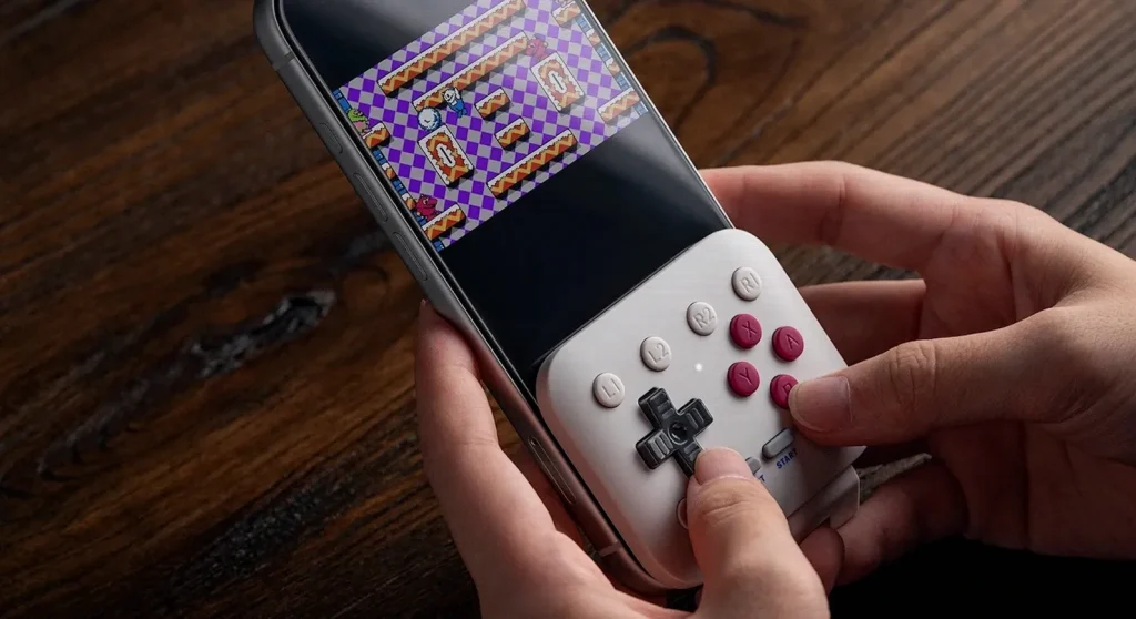 8bitdo-lanza-curioso-mando-plegable-230a