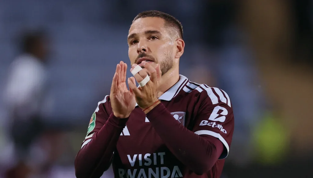 aston-villa-open-contract-talks-c22c