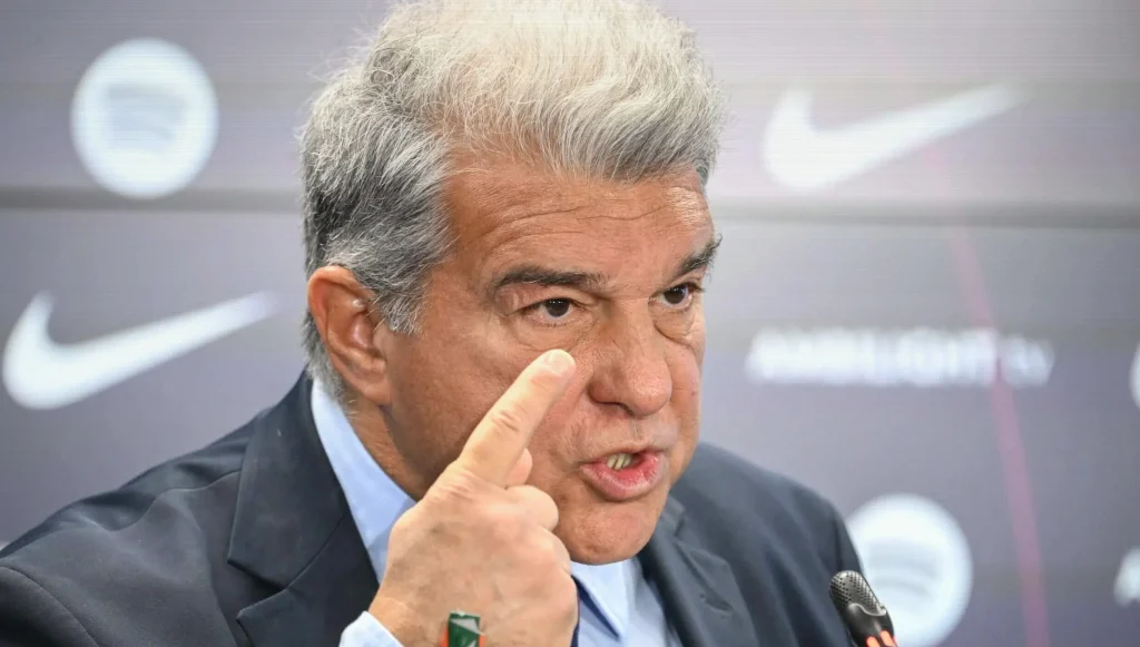 barcelona-president-joan-laporta-sends-4af7