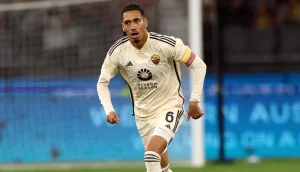 former-manchester-united-center-back-d892