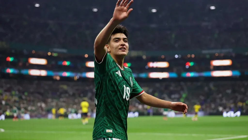 liverpool-plot-huge-transfer-swoop-8c41