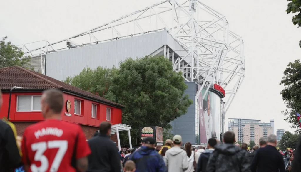man-united-fan-group-call-5b30