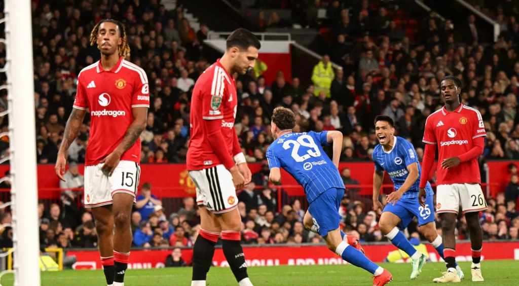 old-trafford-collapse-michael-carrick-254c