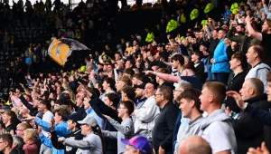 oxford-united-apologise-withdraw-clothing-c2c4