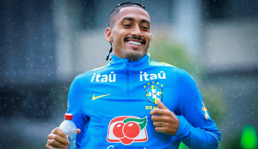raphinha-handed-neymar-number-shirt-6ab6