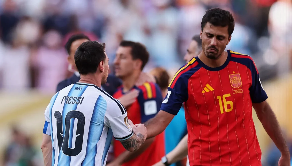rodri-lionel-messi-spanish-football-af03
