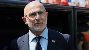 spain-boss-luis-fuente-makes-e3ac