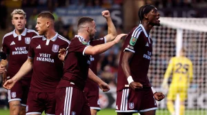 tammy-abraham-double-sends-aston-056a