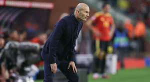 video-zinedine-zidane-animated-touchline-4d32