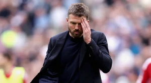 wayne-rooney-sends-michael-carrick-9bbe