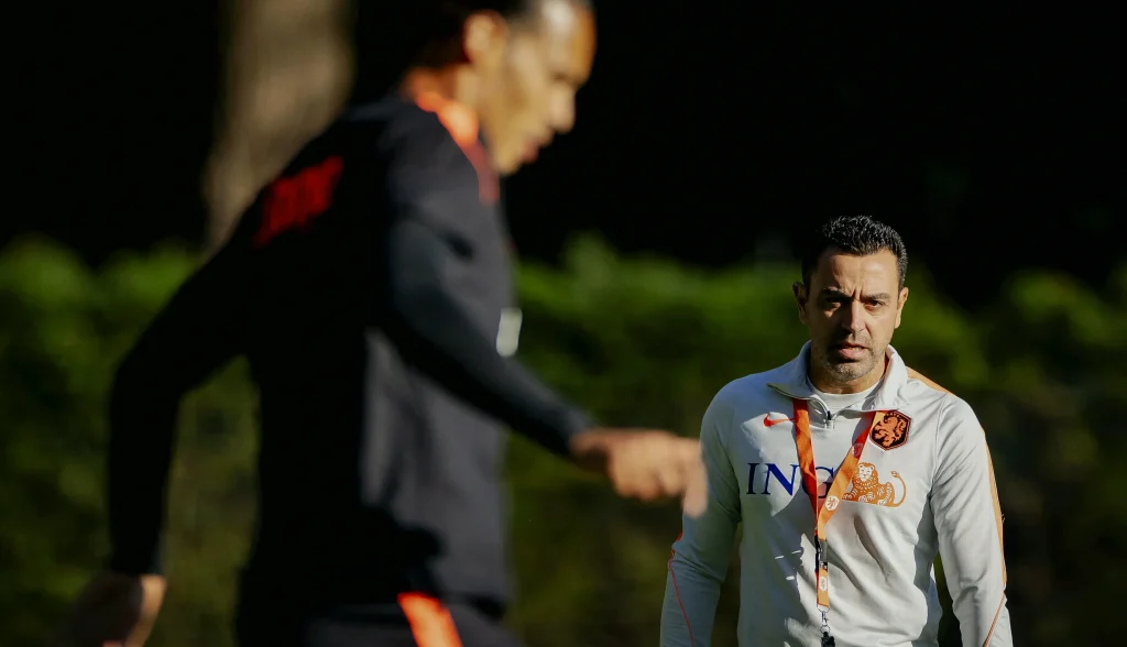 xavi-lamine-yamal-ballon-hansi-c139