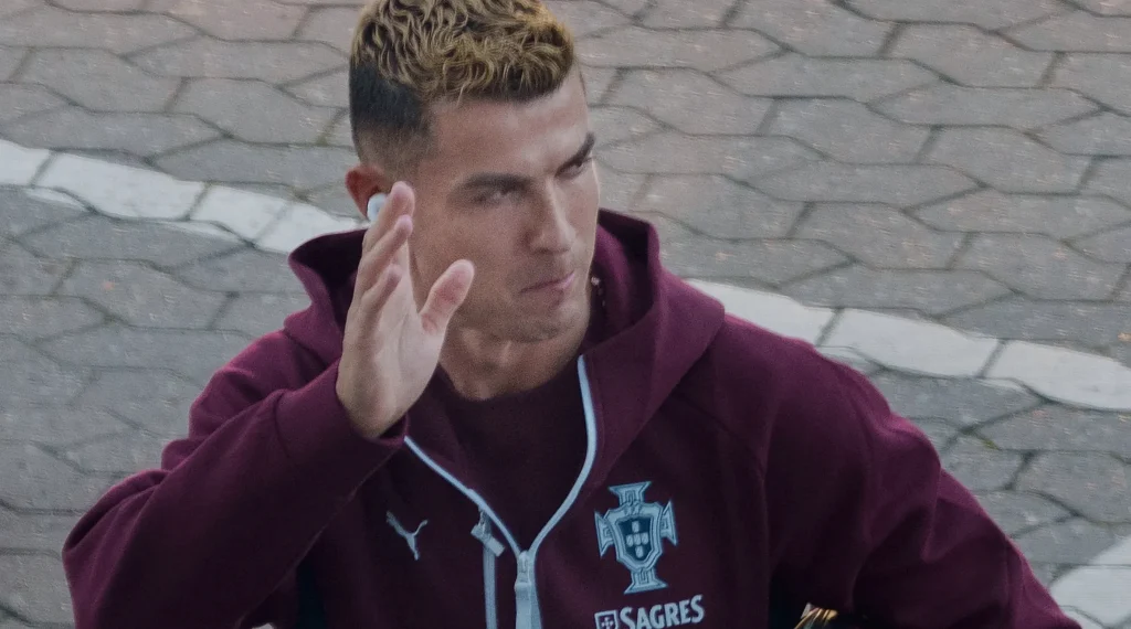 betrayed-cristiano-ronaldo-endorses-brutal-b780
