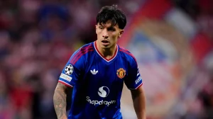 jamie-carragher-rips-out-order-4826