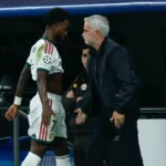 Mourinho and Mbappé back Vinícius after Real Madrid fans whistle him