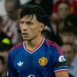Lisandro Martínez Backs Manchester United Squad and Staff After Hierarchy Criticism