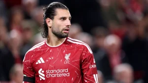 liverpool-alexander-isak-cody-gakpo-045a
