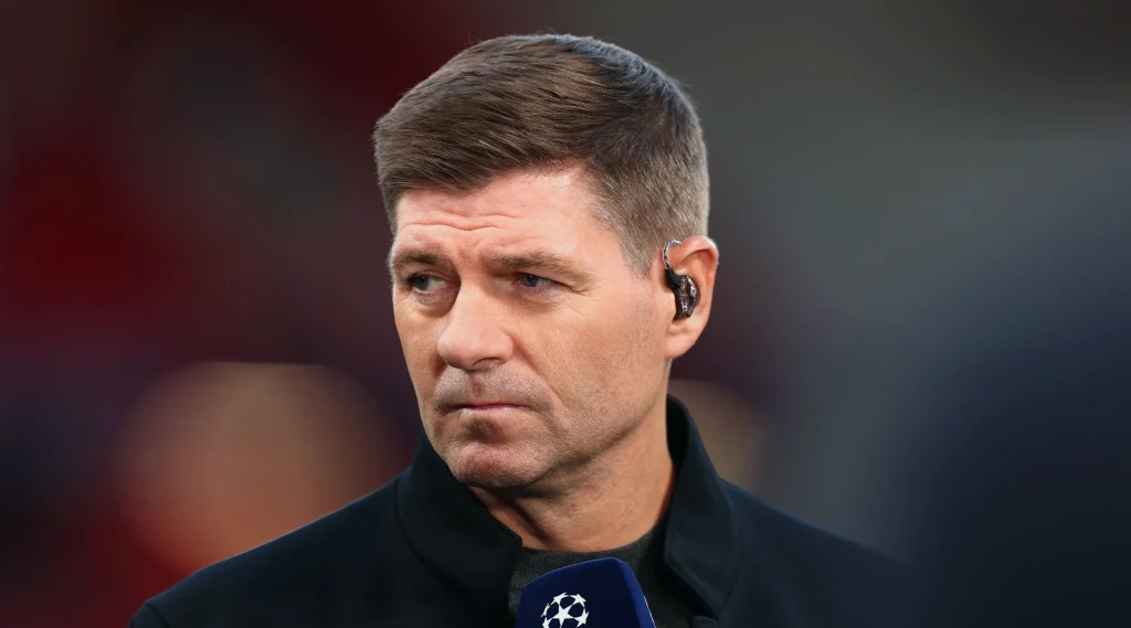 liverpool-legend-steven-gerrard-signs-404b