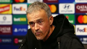 luis-enrique-addresses-major-psg-3878