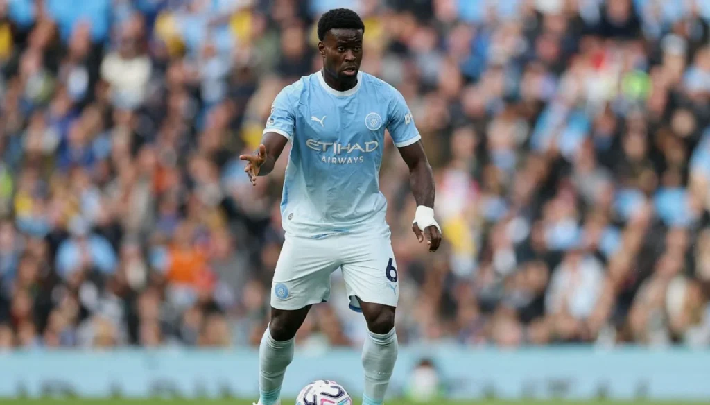 man-city-marc-taking-knee-8903