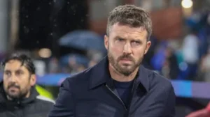 michael-carrick-set-lead-man-1e5a
