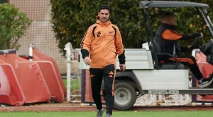 mikel-arteta-frustrated-double-injury-864f