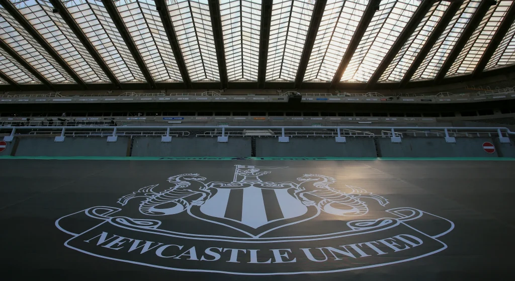 newcastle-united-unveil-club-crest-a165