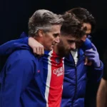 PSG Await Kvaratskhelia MRI After Knee Injury in Barcelona Win