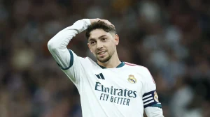 put-gloves-him-plays-goalkeeper-2ebb